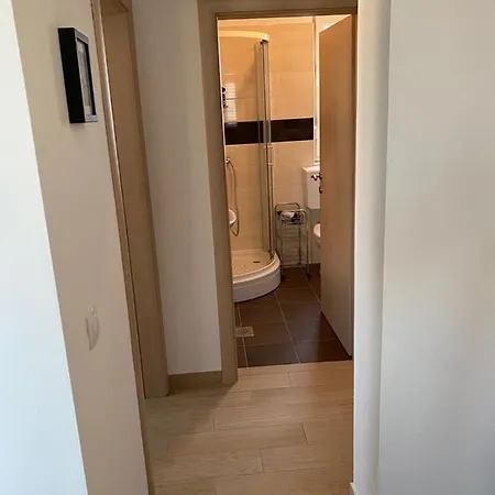 Erika Apartman *